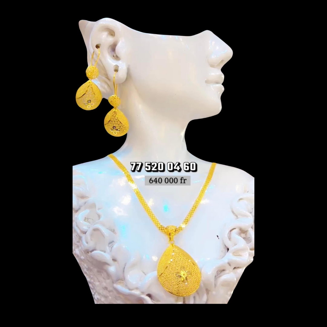 Parure Élégance Royale – Collier & Boucles d'Oreilles en Or